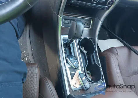 2019 Subaru Ascent Touring z USA, uszkodzony, nr VIN 4S4WMARD1K3458363